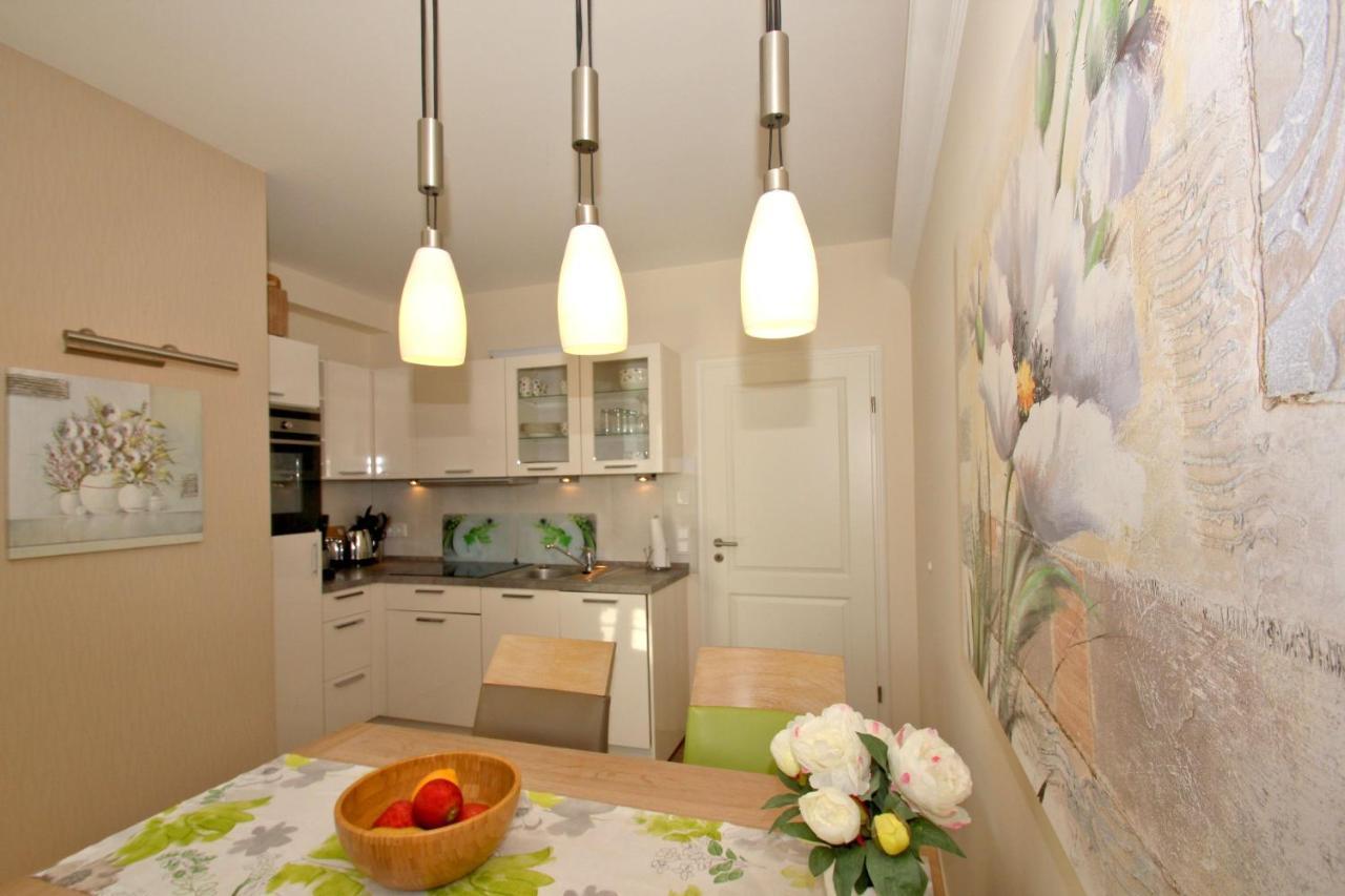 Zentrumsnahe Ferienwohnung Mit Balkon, Gratis Nutzung Vom Ahoi Erlebnisbad Und Sauna In Sellin, Eigene Sauna - Villa Antje Whg 10 ゲーレン エクステリア 写真
